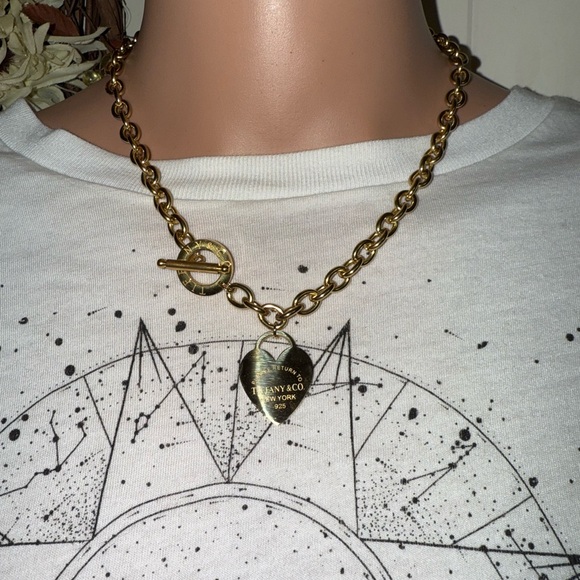 Engraved Gold Heart Tag Bracelet and necklace set - Picture 5 of 9